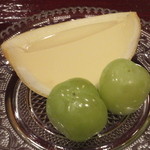 松川 - ふるふるゼリー、パツンとした桃太郎葡萄