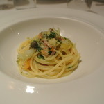 リストランテ カノフィーロ - ズワイ蟹とベーコン、カリフラワーのソース　スパゲッティ