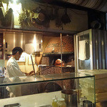 エビスエスクラッシコ - ４.火加減を看る小曽根シェフ