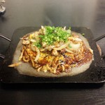 お好み焼き はまや - ミックス焼き　玉ねぎがたくさん入ってて健康的！
お腹一杯になった。