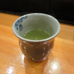 天寿し - 寿司後はお茶が変わり、お煎茶