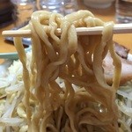 もみじ屋 - 低加水平打ち太麺。柔めな茹で上げ。