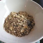 アビの台所 - サービスで頂いたはちみつを掛けていないグラノーラ