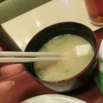 ミファレ - 熱々お味噌汁の具はお豆腐とお葱☆