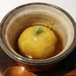 Yohei - 蒸物：海老芋饅頭。お出汁が効いた 餡が 熱々！で トロォ～リ！ 海老と帆立がプリプリ、里芋の入った饅頭の食感がイイですネ！トッピングされた山葵と一緒に美味しく頂きます。
