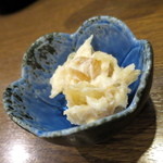 お酒と家庭料理 彩 - お通し二品目は山海漬？