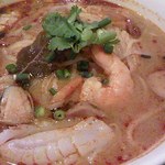 タイ料理バンセーン - トムヤムラーメン(海老）
