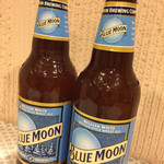 成城石井 - ブルームーン、一本340円。（外税）