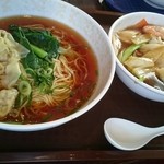 玉龍 - ワンタン麺＋中華丼セット