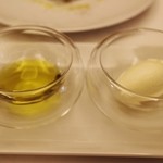 T.N - オリーブオイルとホイップバター
