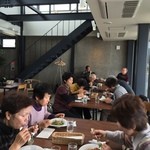 パスタ フレスカ ダンメン - ほうれん草農家の方々を招いての食事会