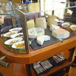 ブルガリ イル・リストランテ ルカ・ファンティン - チーズのワゴン