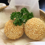 青龍 - ゴマ団子