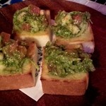 EARLY SANTA MONICA - バジルピザ(トースト)