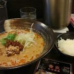 香氣 四川麺条 - 担々麺とご飯無料