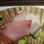 割烹 清風 - 佐渡の寒鰤、ハタ、サヨリの刺身アップ