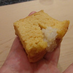 初音鮨 - 玉子(鱧のすり身入り）