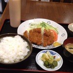キッチンひさご - トンカツ定食900円