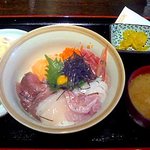 Izakaya Shingari - お刺身のっけ丼　850円