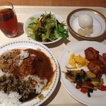 Shinagawa Tokiwaken - 黒胡椒ブラックカレー
                        牛スジカレー
                        欧風カレー　など
