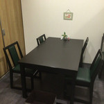 日本料理 樹 - このような部屋が2部屋あります。
      間仕切りを取れば一部屋になります。