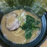 横浜ラーメン　味王 - とんこつラーメン・630円
