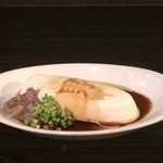BARU 竹末 - お通し。(300円)男前豆腐の酒盗奴。