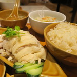 シンガポール 海南鶏飯 - シンガポールチキンライス（蒸し）