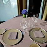 ブルガリ イル・リストランテ ルカ・ファンティン - リネンも器もアース・トーン