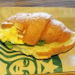 Starbucks - 蛋香鸡肉可颂。22元≒440円
