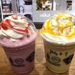 niko and ... COFFEE - ベリー＆マンゴーのスムージー！各432円！