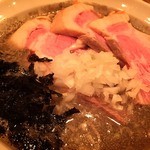 丿貫 - 煮干しそば肉増し！