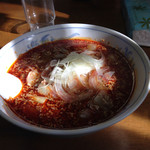御食事処 いしい - タンタン麺８００円
      朝日の当たるタンタン麺です