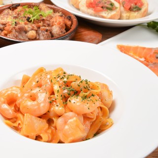 ★カジュアルな欧風食堂なのに、本格BARとしても♪