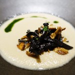 T'astous cuisine francaise - マッシュルームのヴルーテとフランス産野生茸のポワレ　　