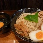 麺屋わっしょい - 男のまぜ麺に生玉子をトッピング