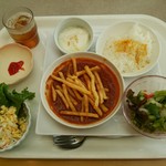 Jaika Kansai - イラン料理のプレートとスパゲッティサラダ