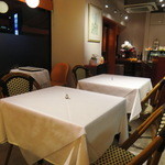 TOKYO FRUITS - シックな店内