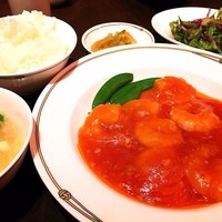 中国飯店 紫玉蘭 - エビのチリソース