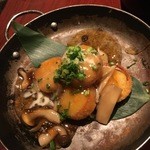 旬彩・DINING 貢 - ホタテ貝柱のパン粉揚げ
            和風キノコあんかけソース