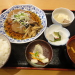 IZUMI - ぶり大根（煮付け定食）1512