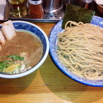 道玄坂 マンモス - 濃厚味玉肉入りつけ麺♪