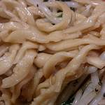 野郎ラーメン - 野郎ラーメン 中板橋店 味噌子豚野郎で選んだ極太平打ち麺は東村山の㈱あさひやさん製で加水率低く麺量は80g