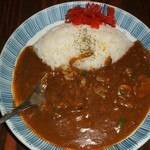 ジョリーシャポー - カレーライス¥700！（フルーティーでニンニクが効き、看板のハヤシに負けぬ絶品。）