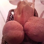 オッティモ - ①熱々のパン