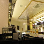 Faire Plaisir - 豪華な店内2