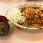 カレーショップ 酒井屋 - チキンカレー大盛り、味噌汁付き