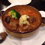 ブラッスリー ソレイユ - クスクスにかける羊肉煮込み