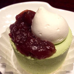 抹茶風のケーキ