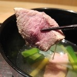 神保町 傳 - 牛肉と葱の吸い物
      
